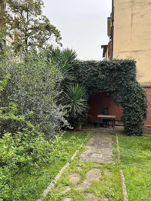شقة Appartamento Piano Terra Con Giardino Condiviso فلورنس